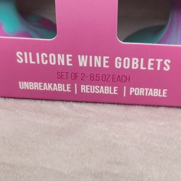 Patio Pours Silicone Wine Goblets Set Tie Dye Pink/Green 8.5 oz each - Picture 5 of 6